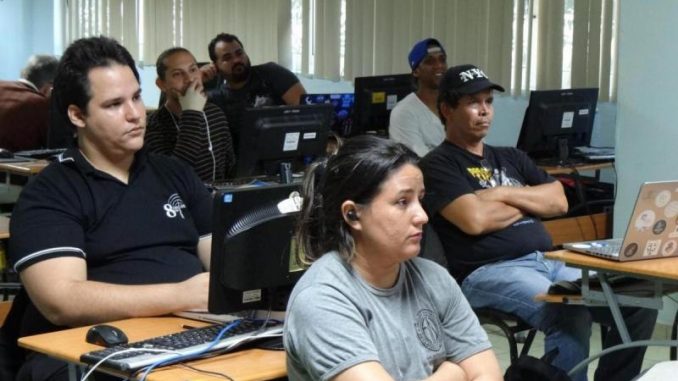 Miembros de la Comunidad de SWL en CUBA